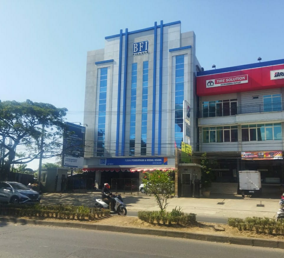 kantor-bfi-finance-makassar.jpg